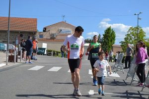 De petits et de grands coureurs à la Corrida 2014
